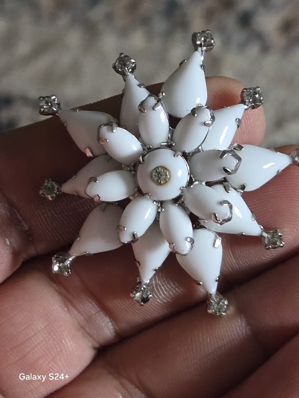 White Floral Starburst Brooch for Women - Sparkling Accent
